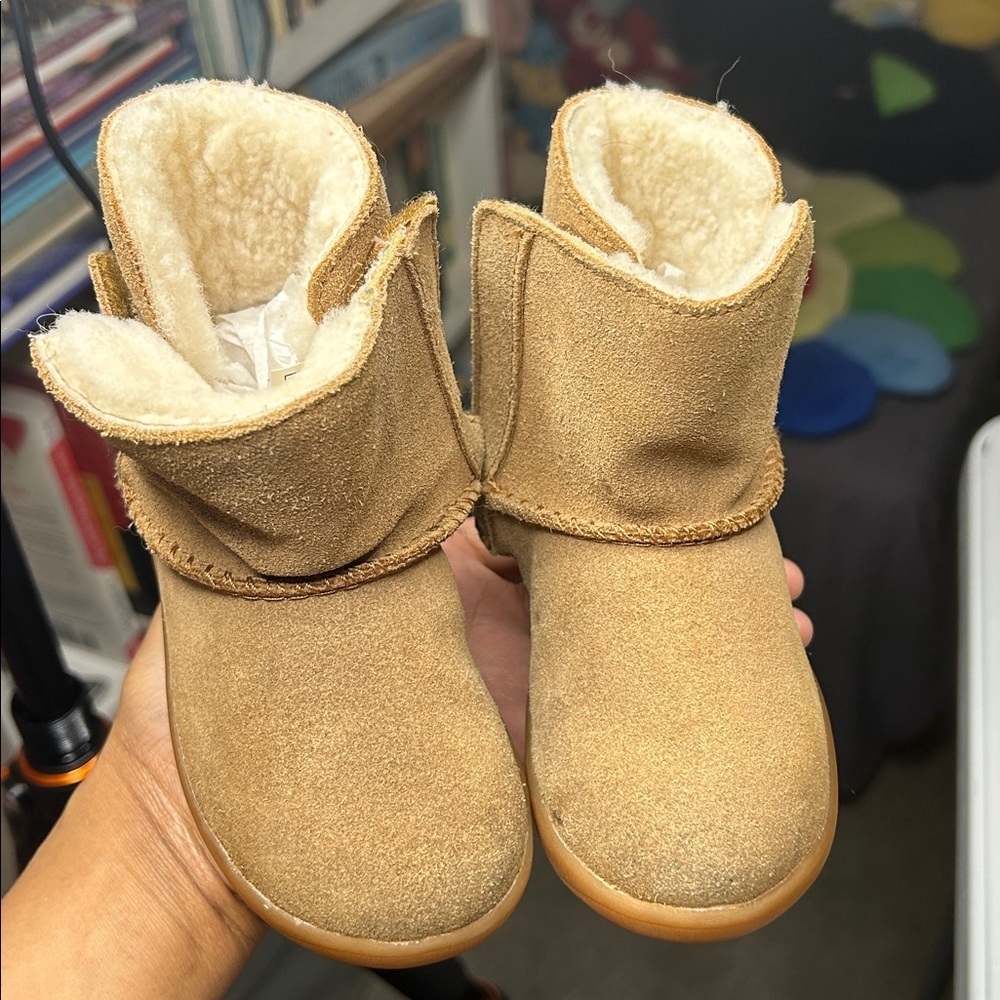 Toddler UGG Boots - Picture 15 of 15